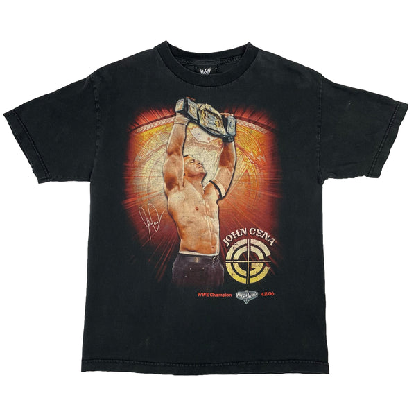 ‘06 WWE John Cena tee size medium